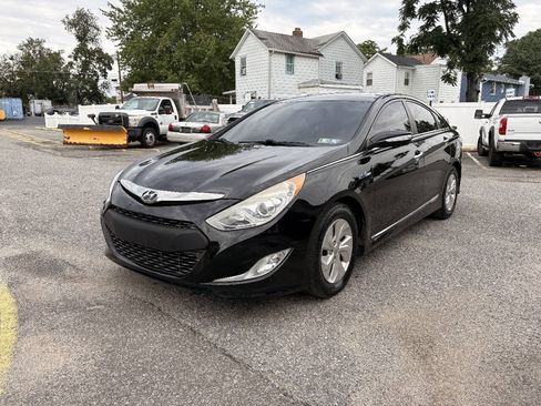 Used 2014 Hyundai Sonata Hybrid FWD image 3
