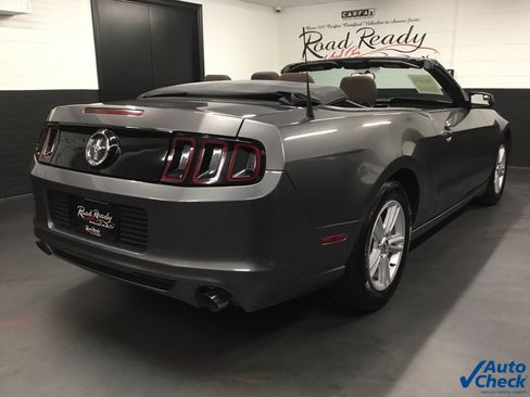 Used 2014 Ford Mustang Convertible image 10