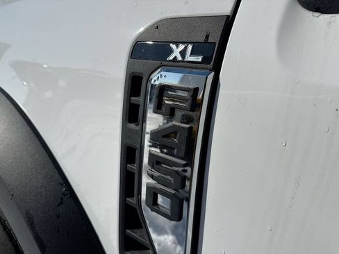 Used 2024 Ford F450 XL w/ XL Chrome Package RWD image 5