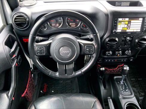 Used 2017 Jeep Wrangler Unlimited Rubicon image 5
