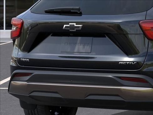 New 2026 Chevrolet Trax ACTIV w/ Driver Confidence Package FWD image 14