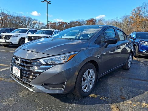 Used 2025 Nissan Versa S w/ Trunk Package FWD image 2