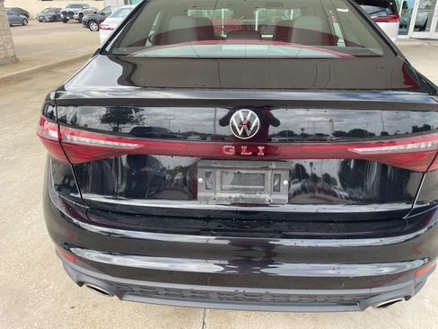 Used 2025 Volkswagen Jetta GLI Autobahn FWD image 12