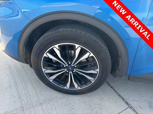 Used 2021 Ford Escape SE w/ SE Sport Appearance Package image 15