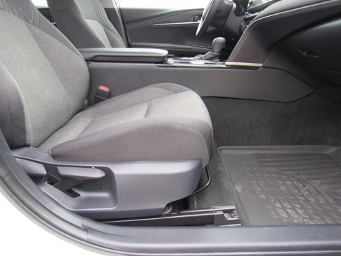 Used 2025 Toyota Camry LE FWD image 29
