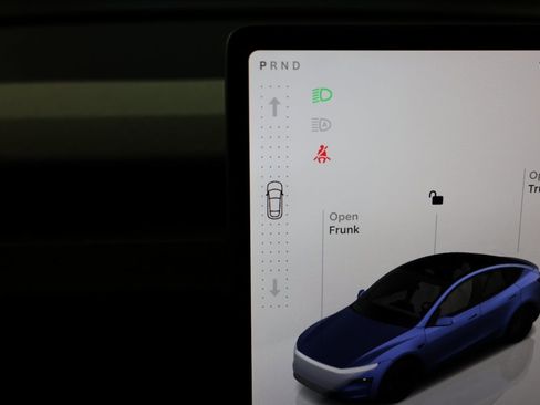 Used 2026 Tesla Model Y Long Range image 6