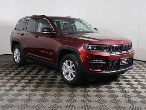 Used 2023 Jeep Grand Cherokee Limited image 52