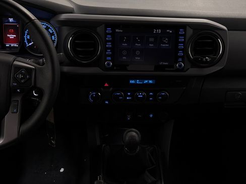 Used 2022 Toyota Tacoma TRD Off-Road image 19