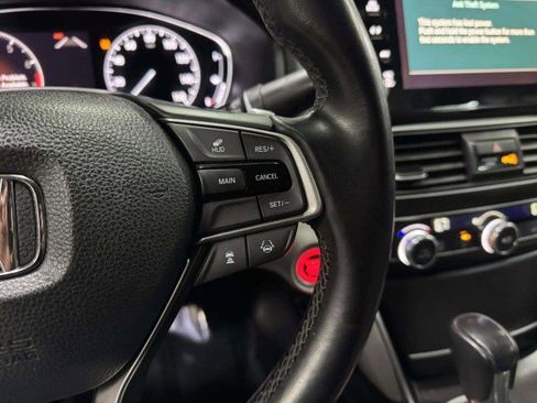 Used 2018 Honda Accord Touring image 25