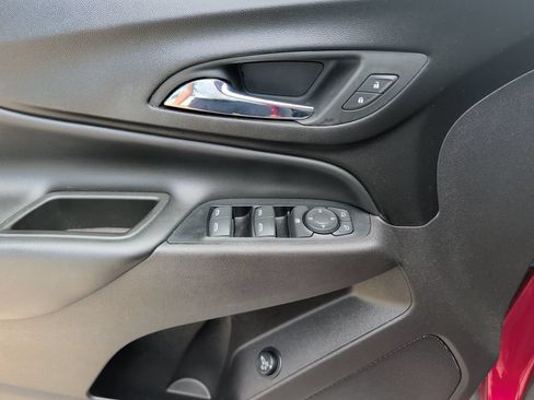 Used 2019 Chevrolet Equinox LT w/ Driver Convenience Package FWD image 10