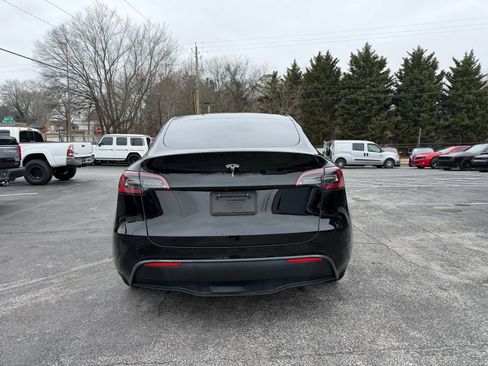 Used 2021 Tesla Model Y 2WD image 8
