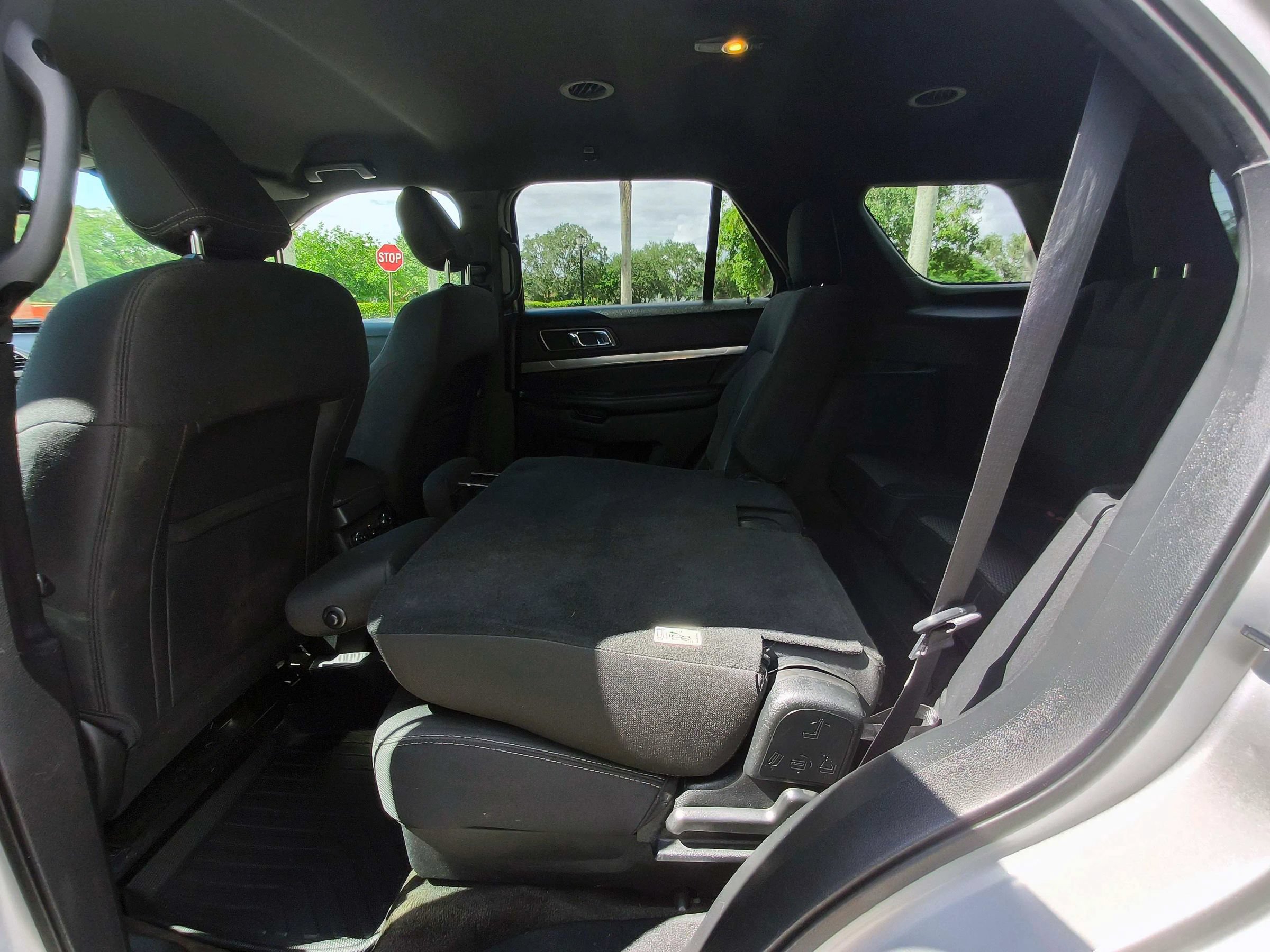 Used 2018 Ford Explorer XLT w/ Equipment Group 201A FWD image 31