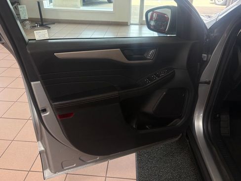 Used 2022 Ford Escape SE AWD/4WD image 21