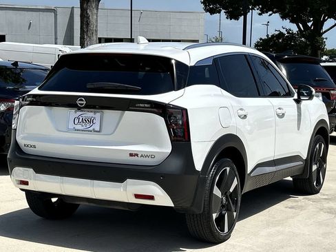 Used 2025 Nissan Kicks SR AWD/4WD image 4