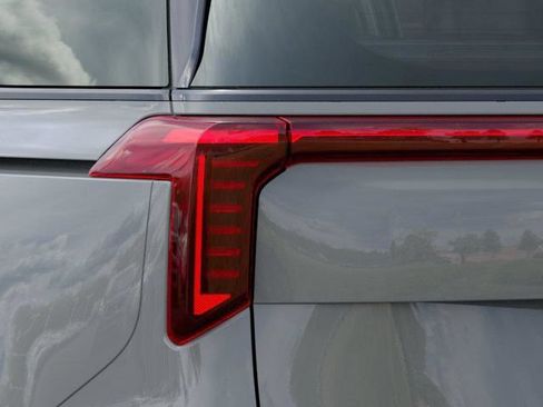New 2026 Kia Carnival Hybrid FWD image 11