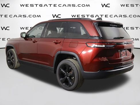 Used 2023 Jeep Grand Cherokee Limited w/ Black Appearance Package image 45