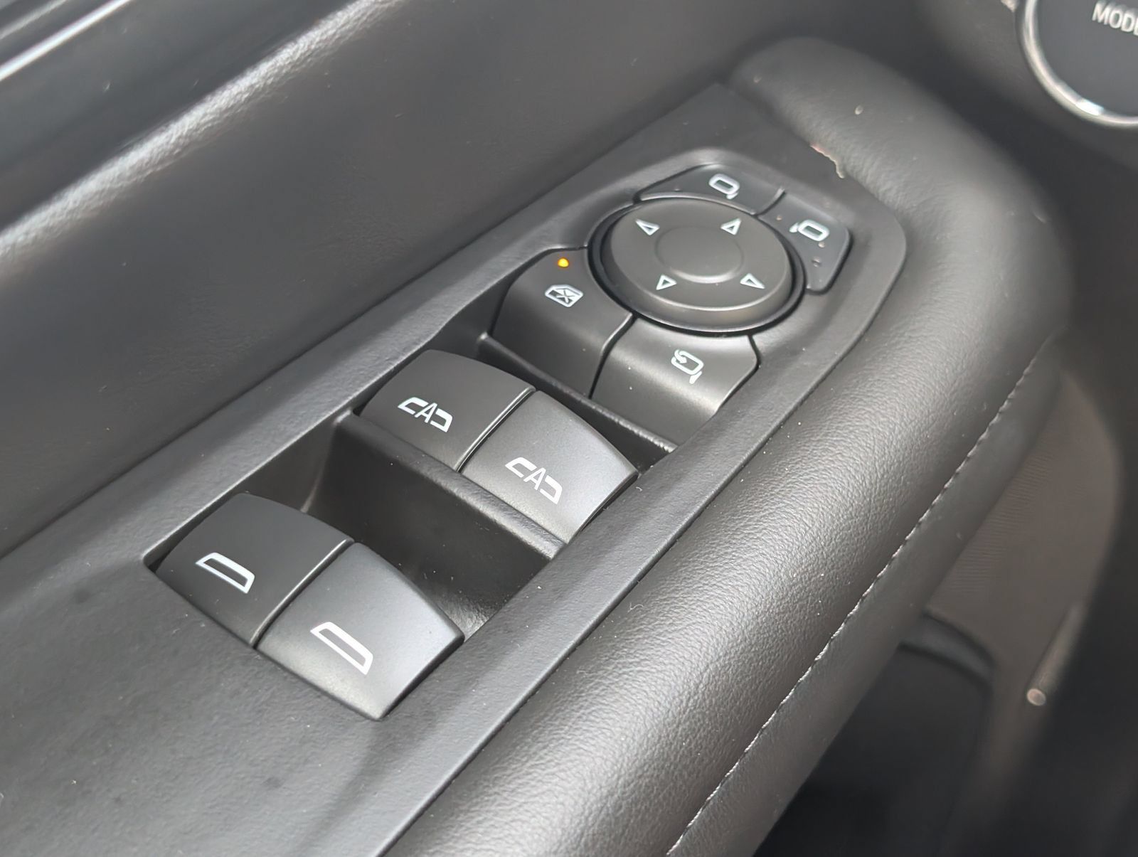 Used 2025 Chevrolet Tahoe Z71 w/ Comfort Package AWD/4WD image 31