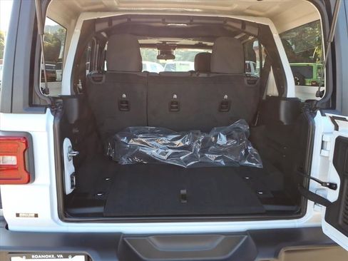 New 2025 Jeep Wrangler Unlimited Rubicon image 8