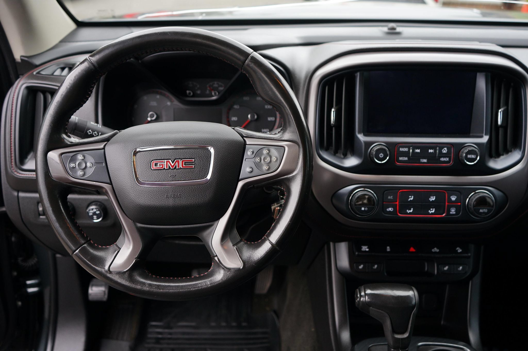 Used 2016 GMC Canyon SLE w/ All Terrain Package AWD/4WD image 13