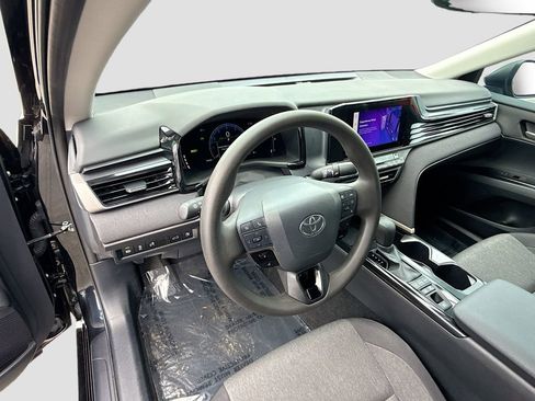 Used 2025 Toyota Camry LE w/ Convenience Package FWD image 26