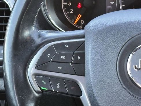 Used 2019 Jeep Grand Cherokee Altitude image 10