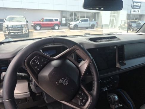 Used 2024 Ford Bronco Black Diamond w/ Sasquatch Package AWD/4WD image 11