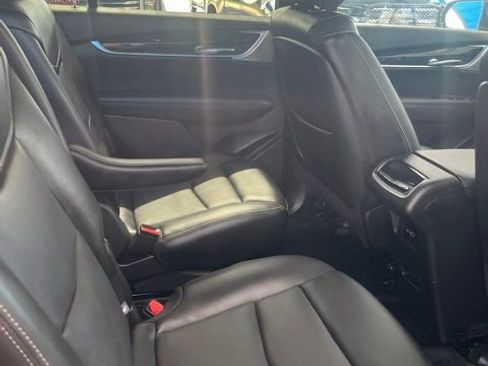 Used 2024 Cadillac XT6 Premium Luxury w/ LPO, Floor Liner Package FWD image 11