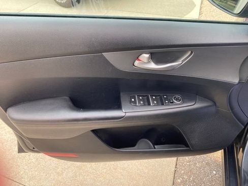 Used 2019 Kia Forte LXS FWD image 11