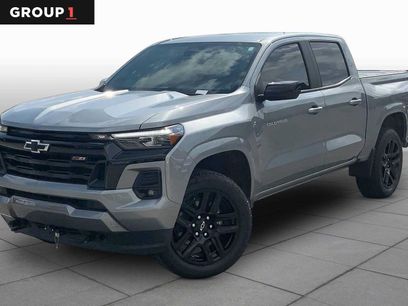 Used 2025 Chevrolet Colorado Z71 w/ Z71 Convenience Package 2