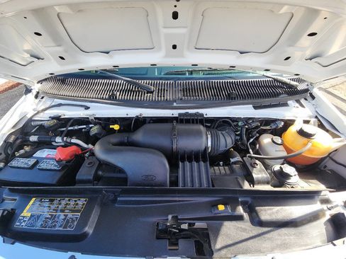 Used 2015 Ford E-350 and Econoline 350 Super Duty image 33