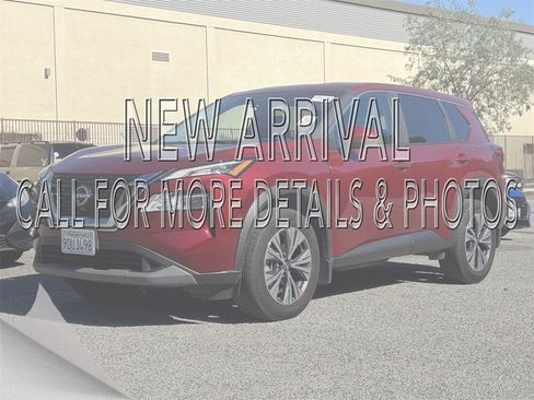 Certified 2023 Nissan Rogue SV image 1