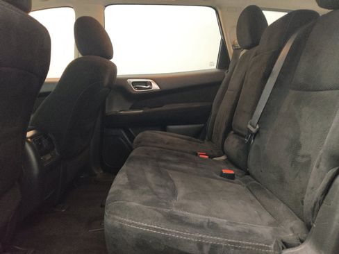 Used 2016 Nissan Pathfinder SV AWD/4WD image 18