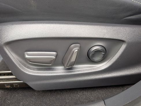 Used 2025 Toyota Crown Signia w/ Advanced Technology Package image 17