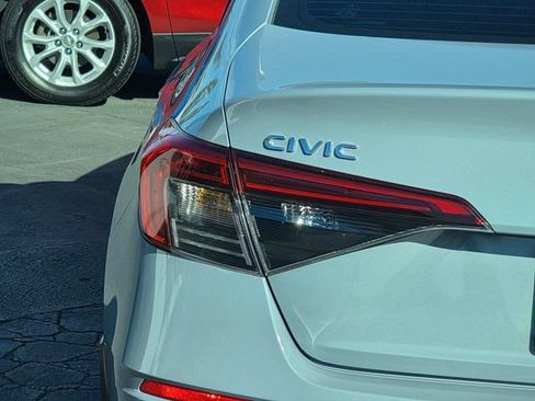 Used 2022 Honda Civic Sport image 6