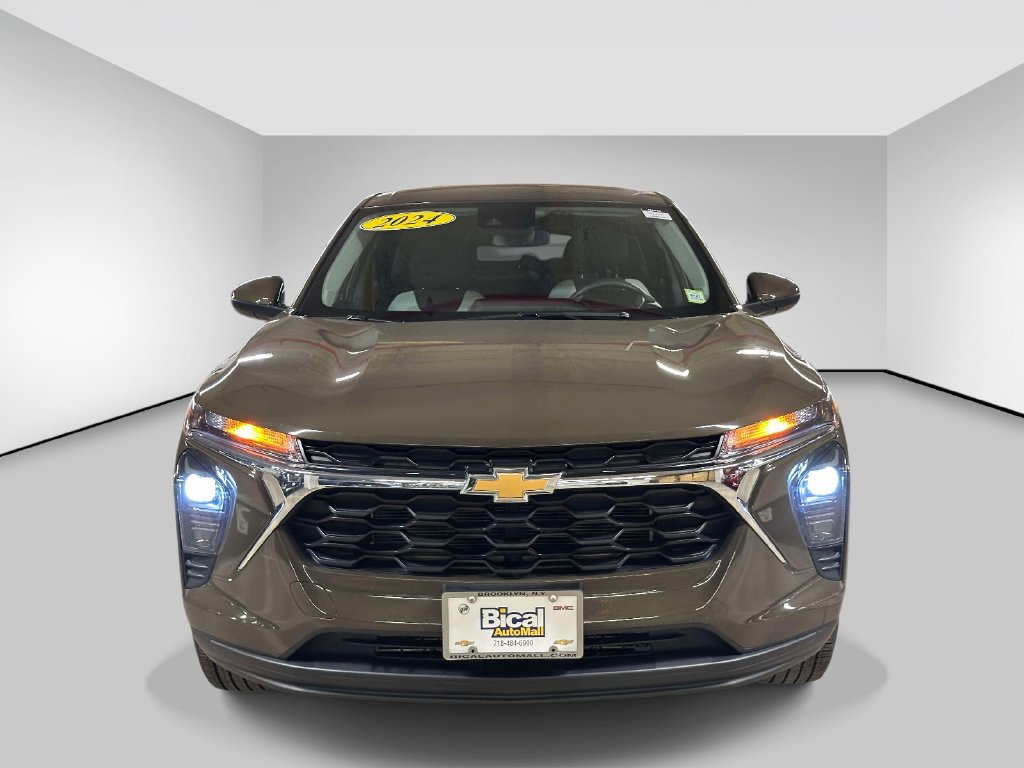 Certified 2024 Chevrolet Trax LS w/ LS Convenience Package FWD image 8