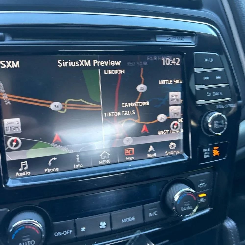 Used 2016 Nissan Maxima SR FWD image 28