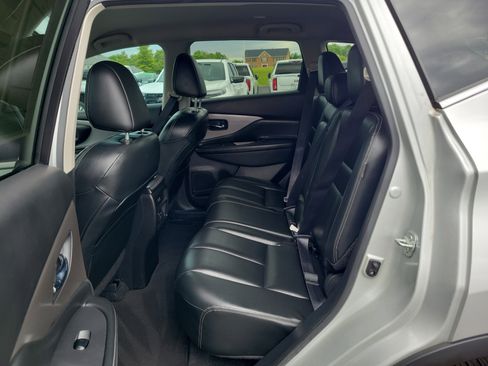 Used 2022 Nissan Murano SV FWD image 12