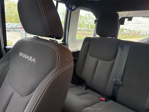 Used 2016 Jeep Wrangler Unlimited Sahara w/ Connectivity Group image 6