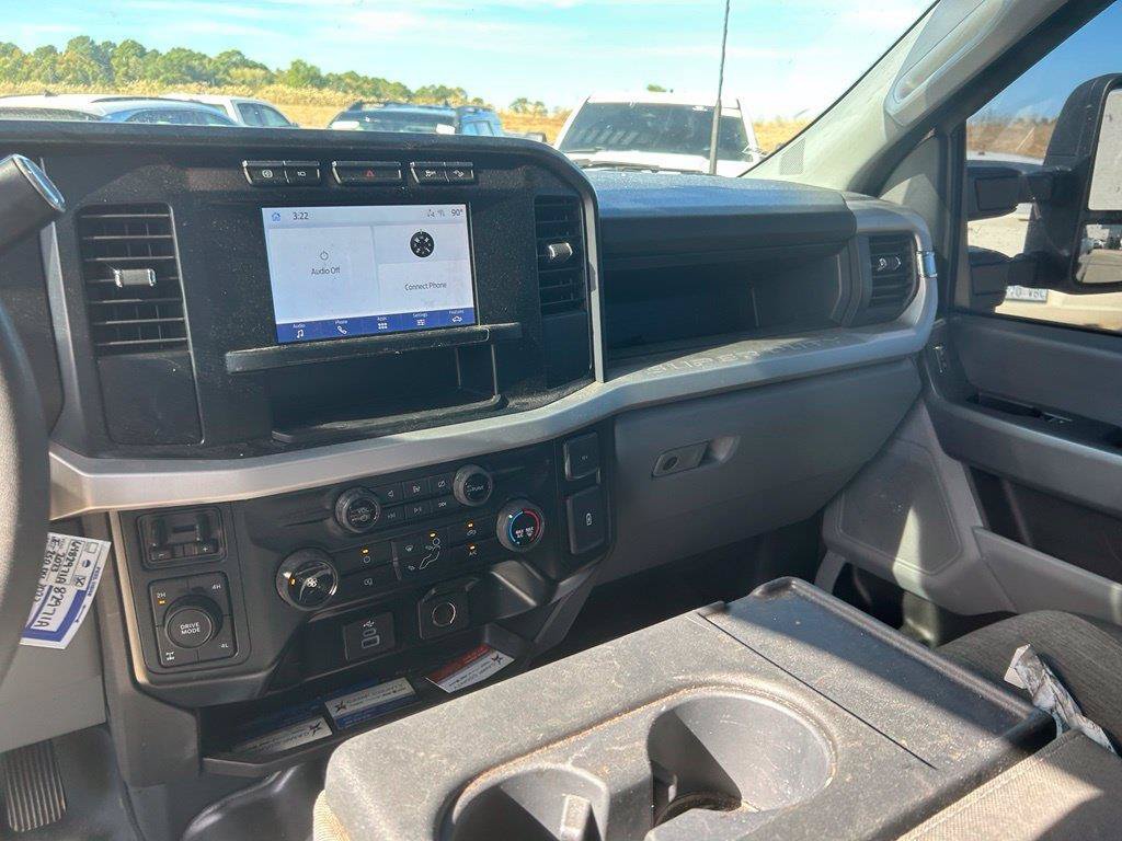 Used 2023 Ford F250 XL w/ STX Appearance Package AWD/4WD image 12