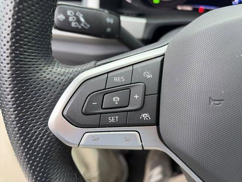 Used 2023 Volkswagen Atlas SEL R-Line image 28