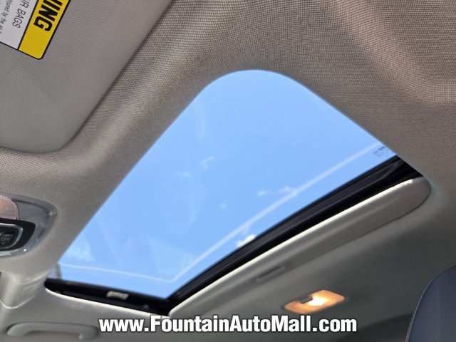Used 2025 Hyundai Elantra Limited FWD image 16