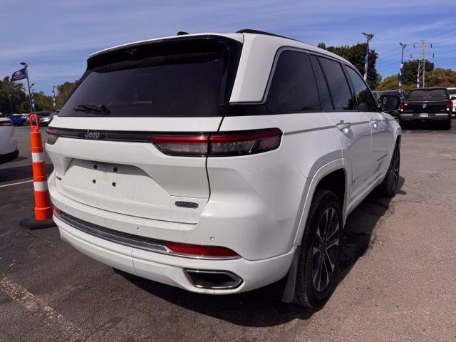 Used 2023 Jeep Grand Cherokee Overland w/ Luxury Tech Group IV AWD/4WD image 2