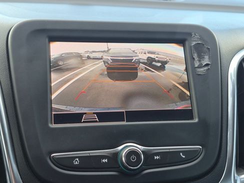 Used 2022 Chevrolet Equinox LS FWD image 9