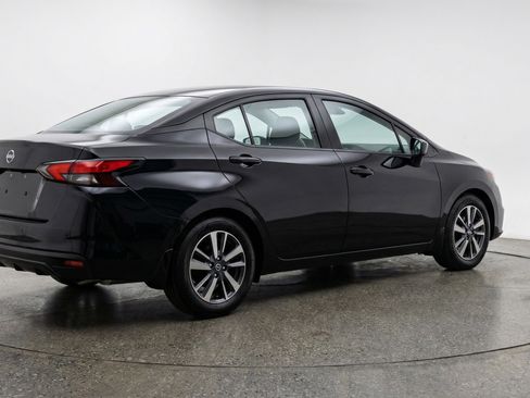 Used 2025 Nissan Versa SV image 9