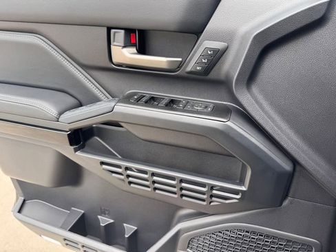 New 2026 Toyota 4Runner Limited AWD/4WD image 17