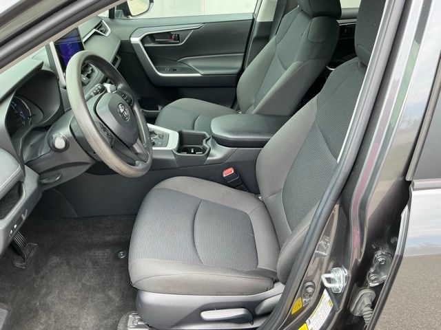 Used 2024 Toyota RAV4 LE AWD/4WD image 12