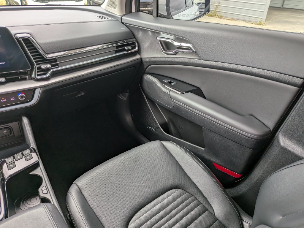Certified 2025 Kia Sportage SX FWD image 18