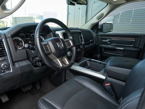 Used 2016 RAM 1500 Laramie w/ Convenience Group AWD/4WD image 10