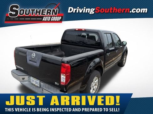 Used 2012 Nissan Frontier SV RWD image 1