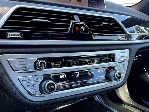 Used 2020 BMW 740i w/ M Sport Package RWD image 14